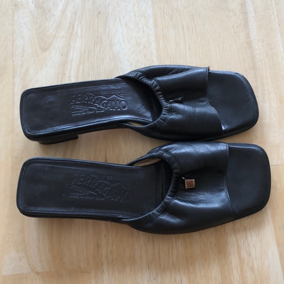 FARAGAMO Shoes - FARAGAMO BLACK LEATHER SANDALS